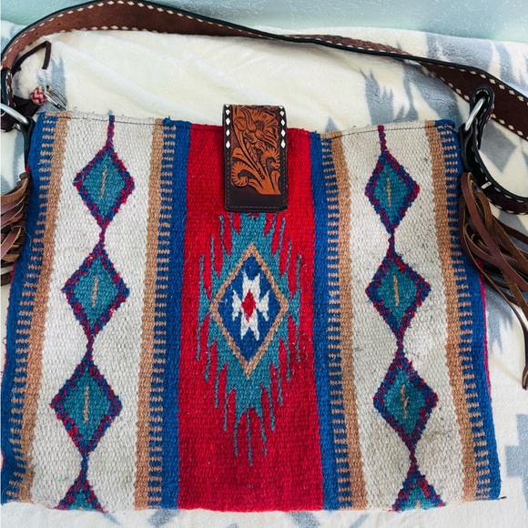Western Woven saddle blanket Shoulder Bag with leather fringe - Picture 3 of 11